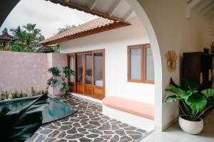 happy together by villa kresna