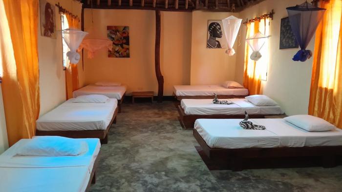 ushongo beach bandas