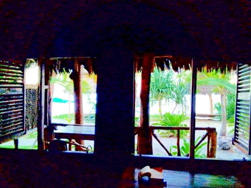 ushongo beach bandas