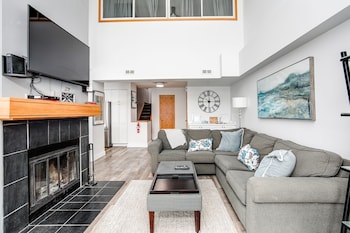 Chateau Ridge Chalets,Owen Sound>>Duntroon,3.5 star