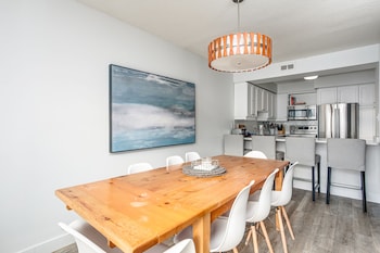 Chateau Ridge Chalets,Owen Sound>>Duntroon,3.5 star