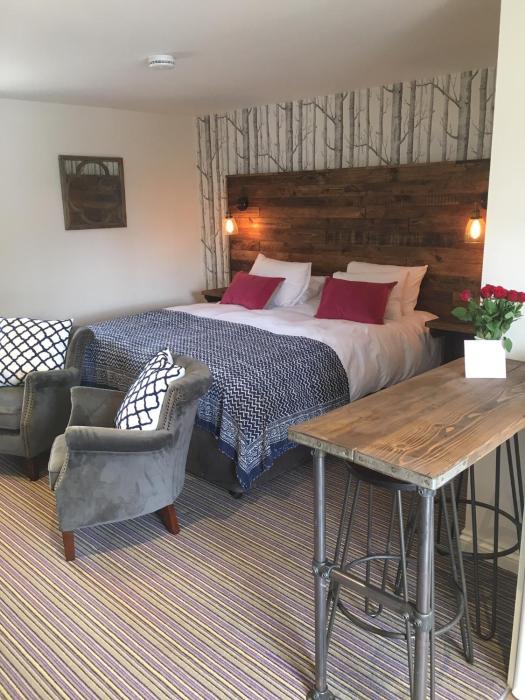 the crown hutton le hole