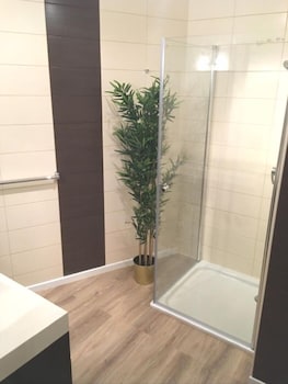 luxury large 4 beds 3 balconies 110 m2 parking