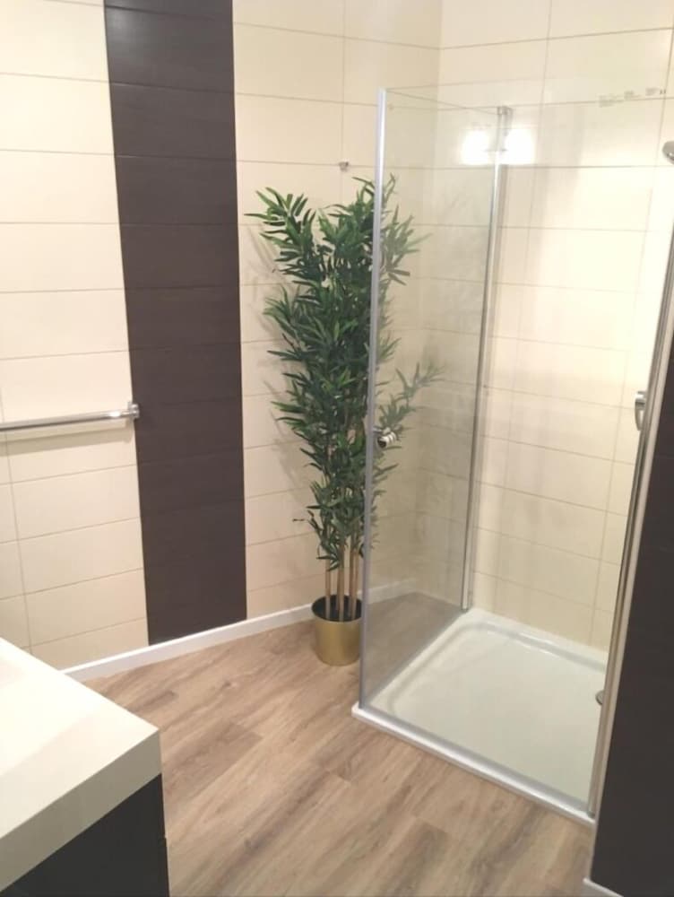 luxury large 4 beds 3 balconies 110 m2 parking