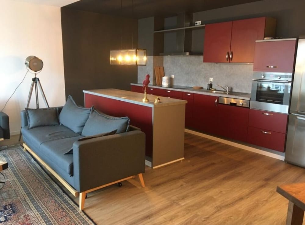 luxury large 4 beds 3 balconies 110 m2 parking