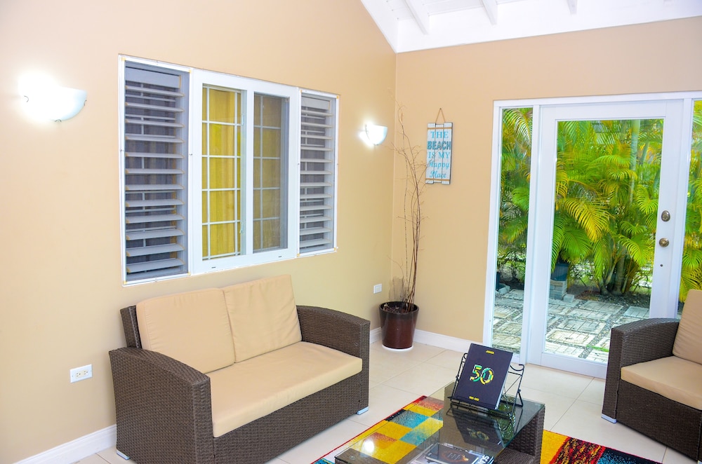 richmond villa rental management
