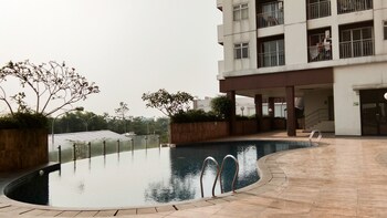 simple studio apartment at serpong greenview