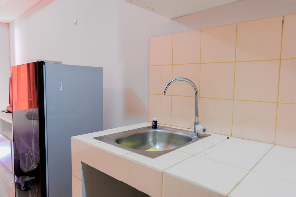 simple studio apartment at serpong greenview
