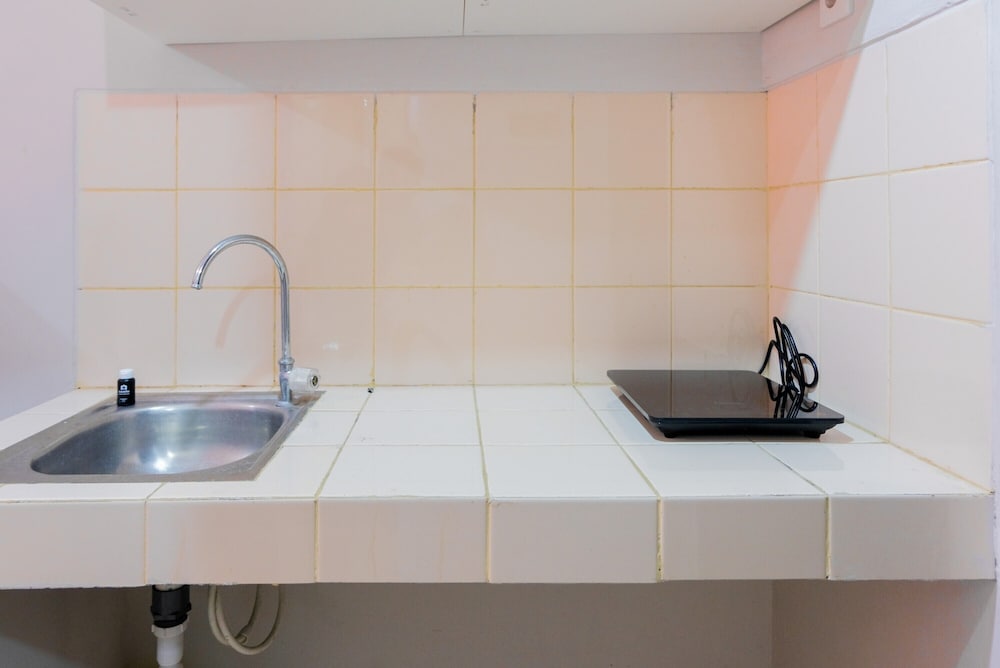 simple studio apartment at serpong greenview