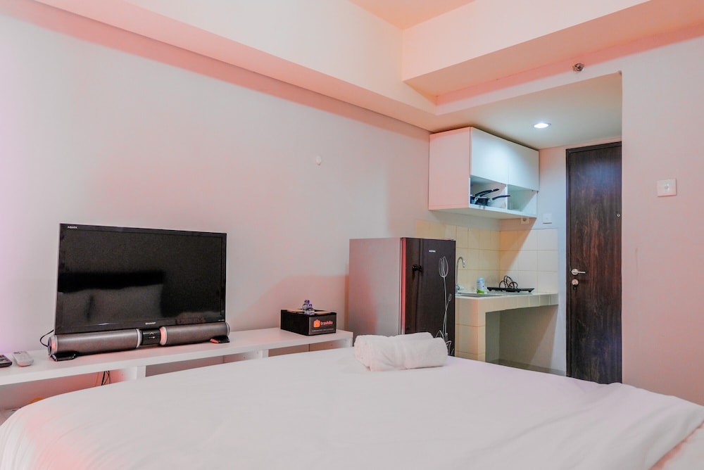 simple studio apartment at serpong greenview