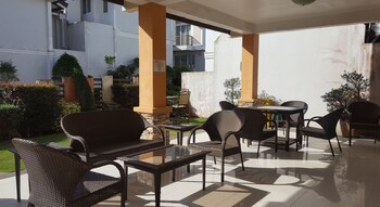 2 bedroom villa by ap at tagaytay hampton villa