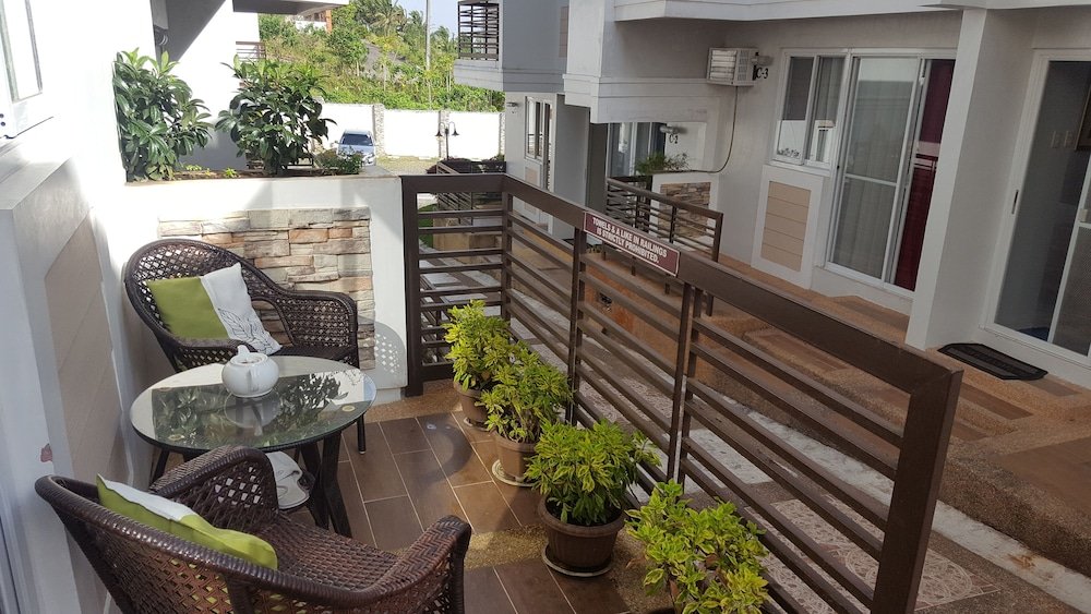 2 bedroom villa by ap at tagaytay hampton villa