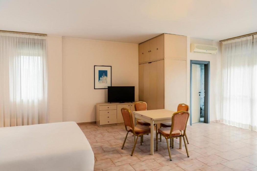 Rondo' Hotel,In Bari (Municipio 2),3 star