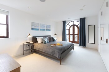 hampden apartments the henry