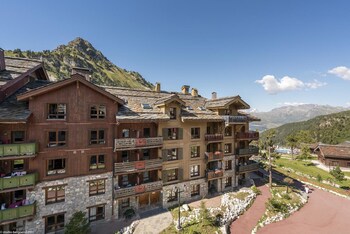 pierre and vacances premium residenz arc 1950 le village