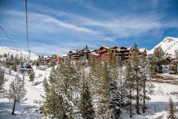 pierre and vacances premium residenz arc 1950 le village