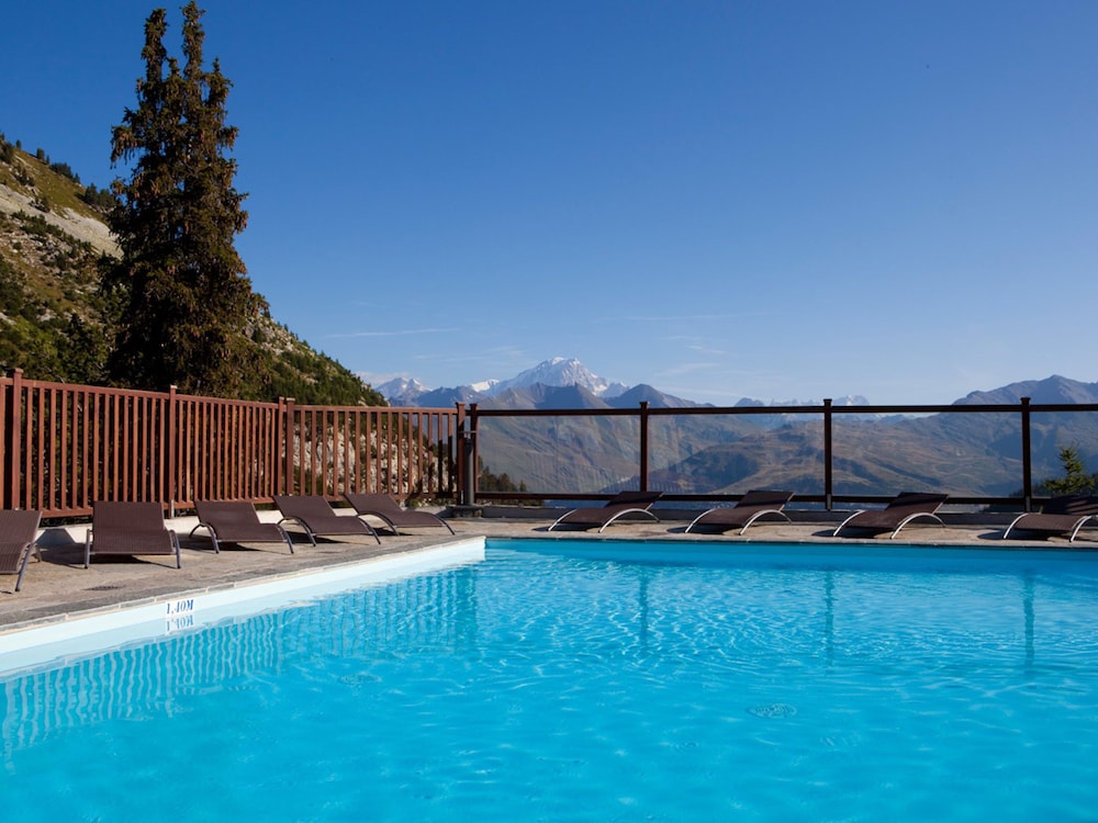 pierre and vacances premium residenz arc 1950 le village