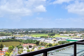 sea city views takapuna studio w carpark