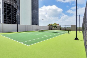 sea city views takapuna studio w carpark