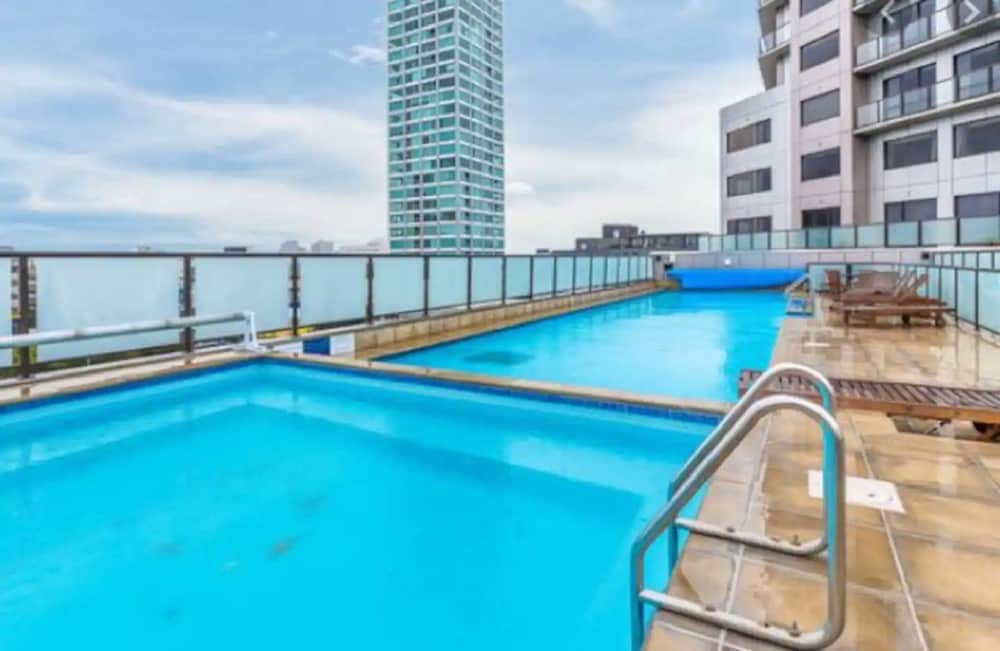 sea city views takapuna studio w carpark