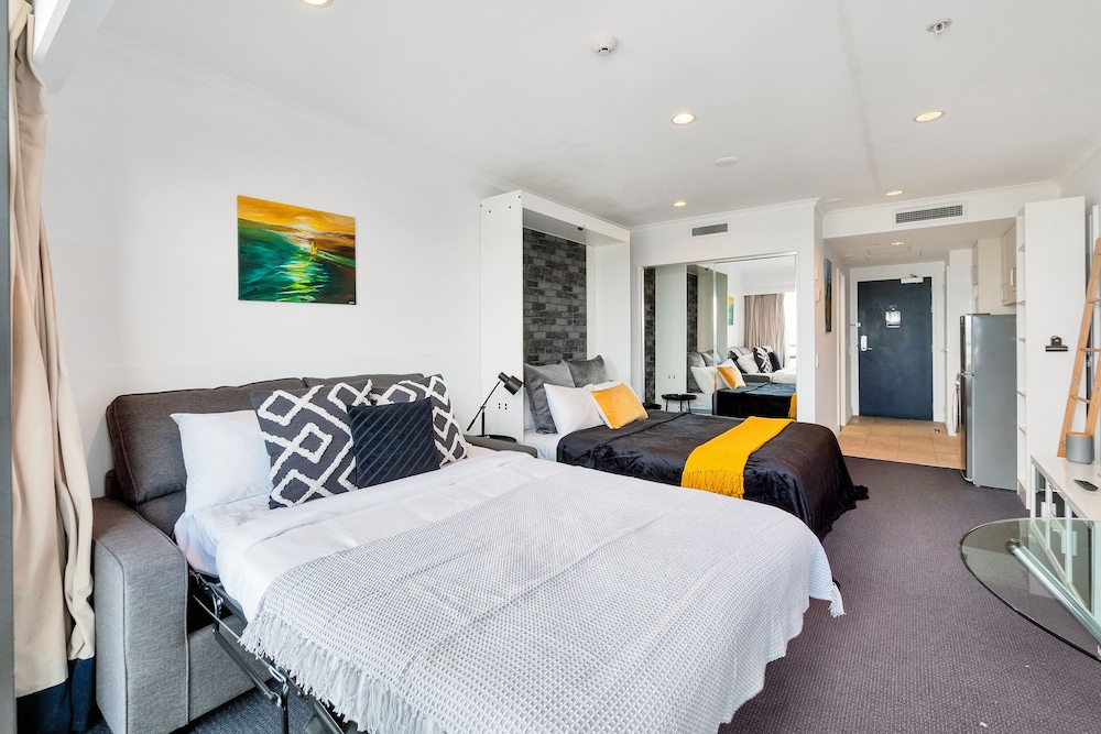 sea city views takapuna studio w carpark