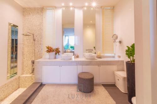 luxury modern 3 bedroom pool villa pa5
