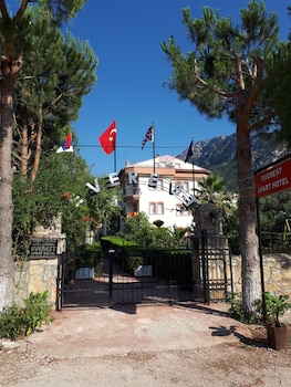 everest apart hotel