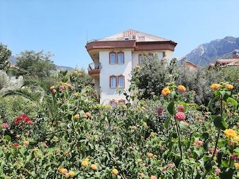 everest apart hotel