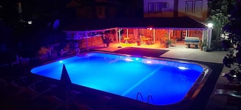 everest apart hotel