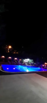 everest apart hotel
