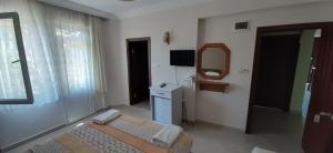 everest apart hotel