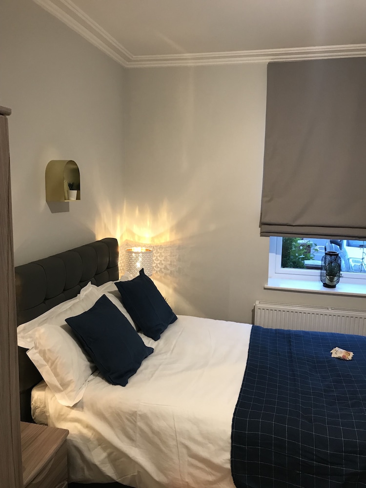 1 helena studio apartment