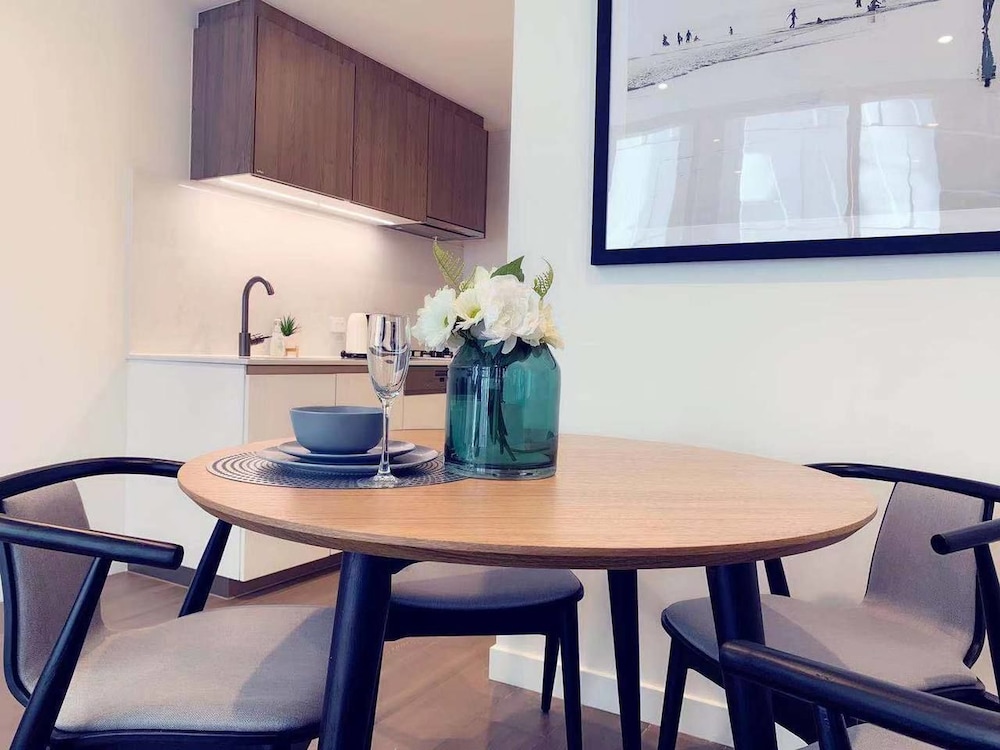 melbourne city 1bed perfect tranquil sanctuary vme023
