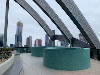 melbourne city 1bed perfect tranquil sanctuary vme023