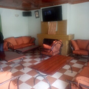 The Reeds Hotel,,3 star