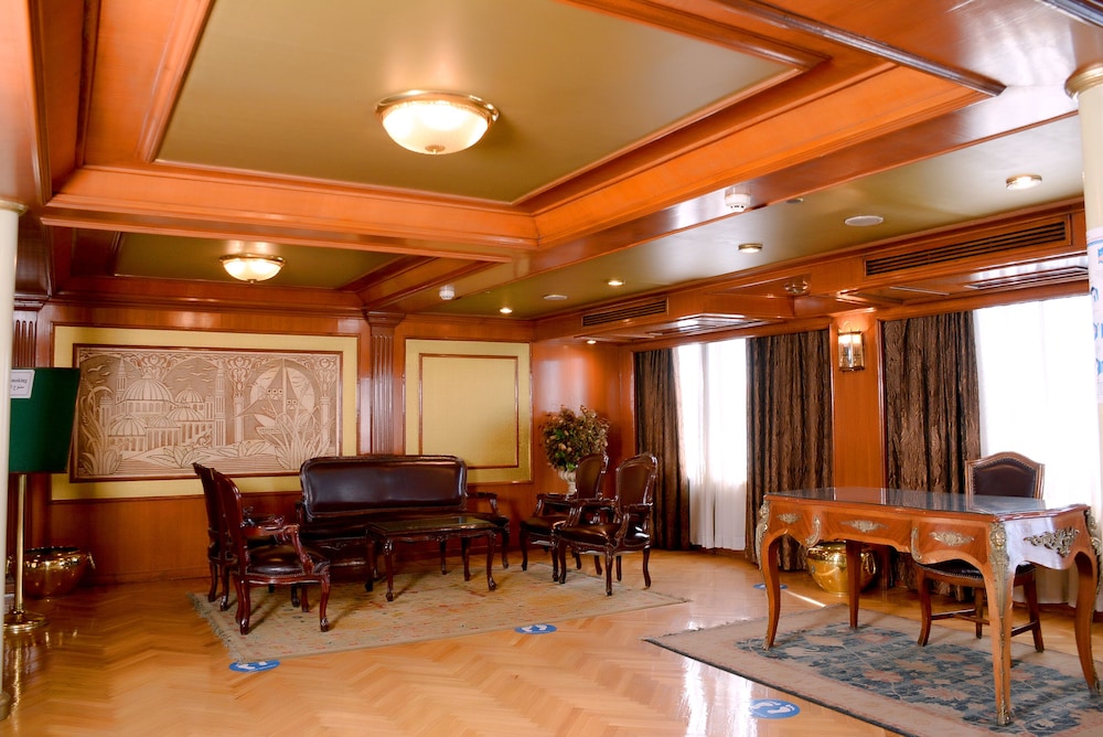 ms king tut i nile cruise