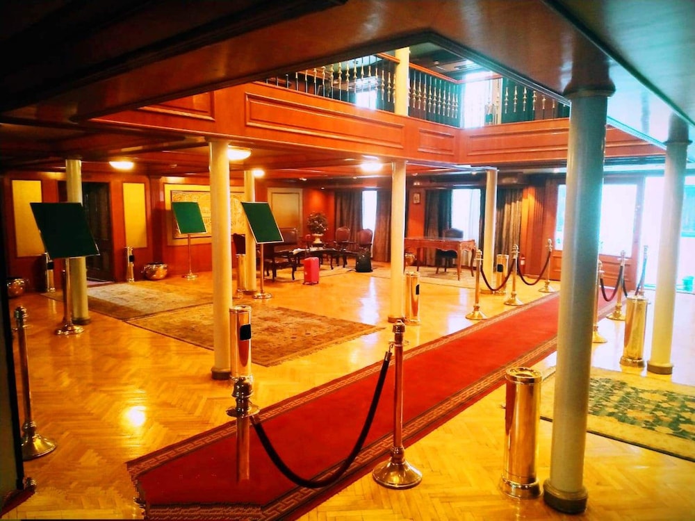 ms king tut i nile cruise