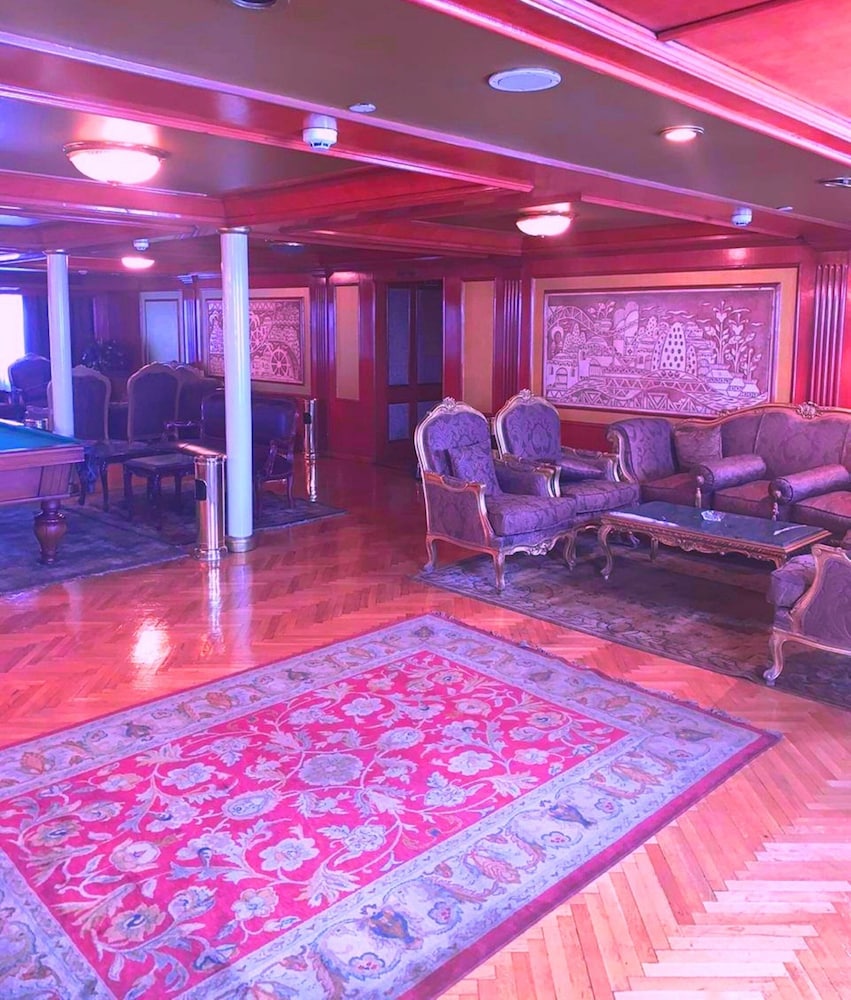 ms king tut i nile cruise