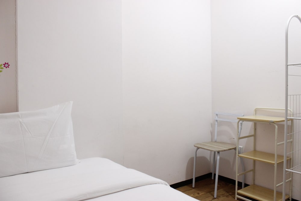 spacious and well appointed 2br gateway pasteur apartment