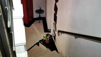 villa courtyard