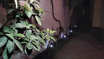 villa courtyard