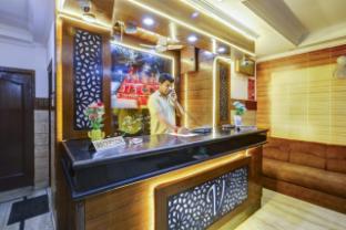 hotel vinayak banganga road katra