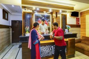 hotel vinayak banganga road katra