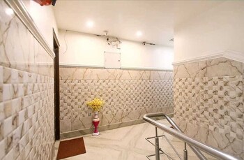 hotel vinayak banganga road katra