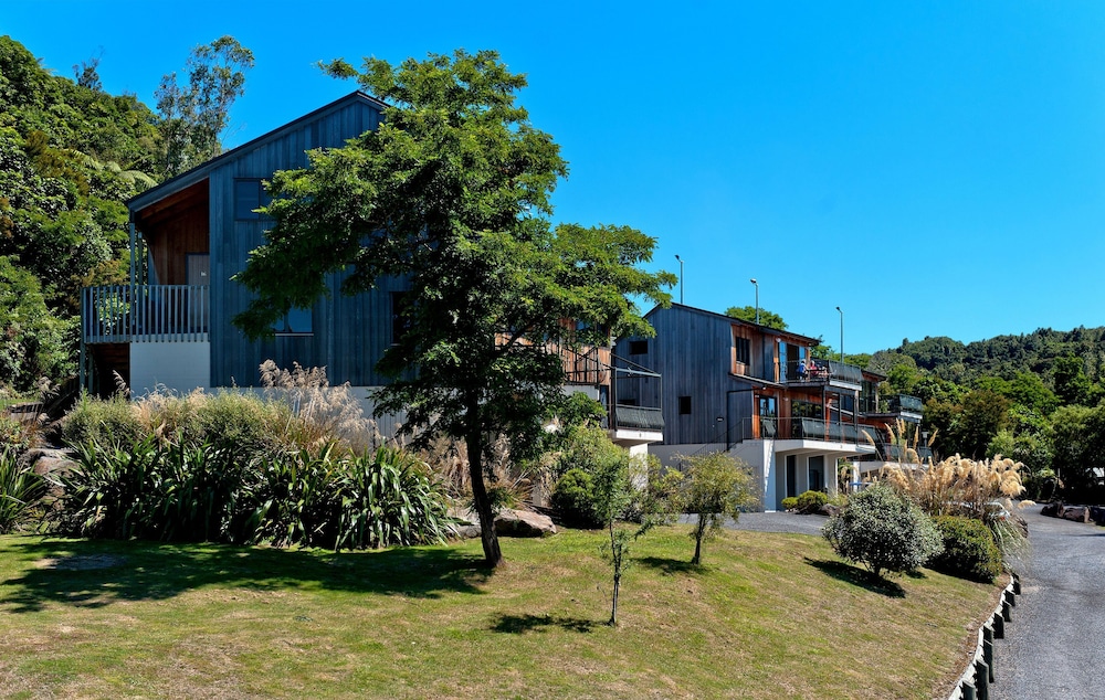 oreti village resort