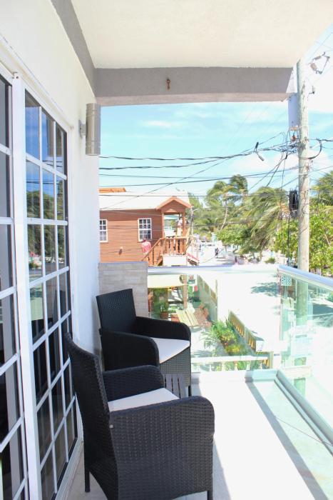 barefoot caye caulker hotel