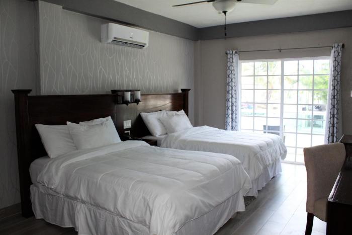 barefoot caye caulker hotel