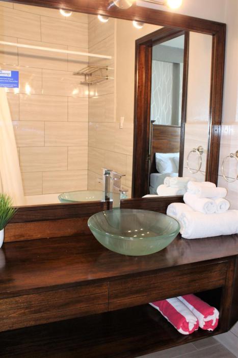 barefoot caye caulker hotel
