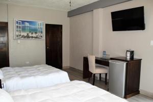 barefoot caye caulker hotel