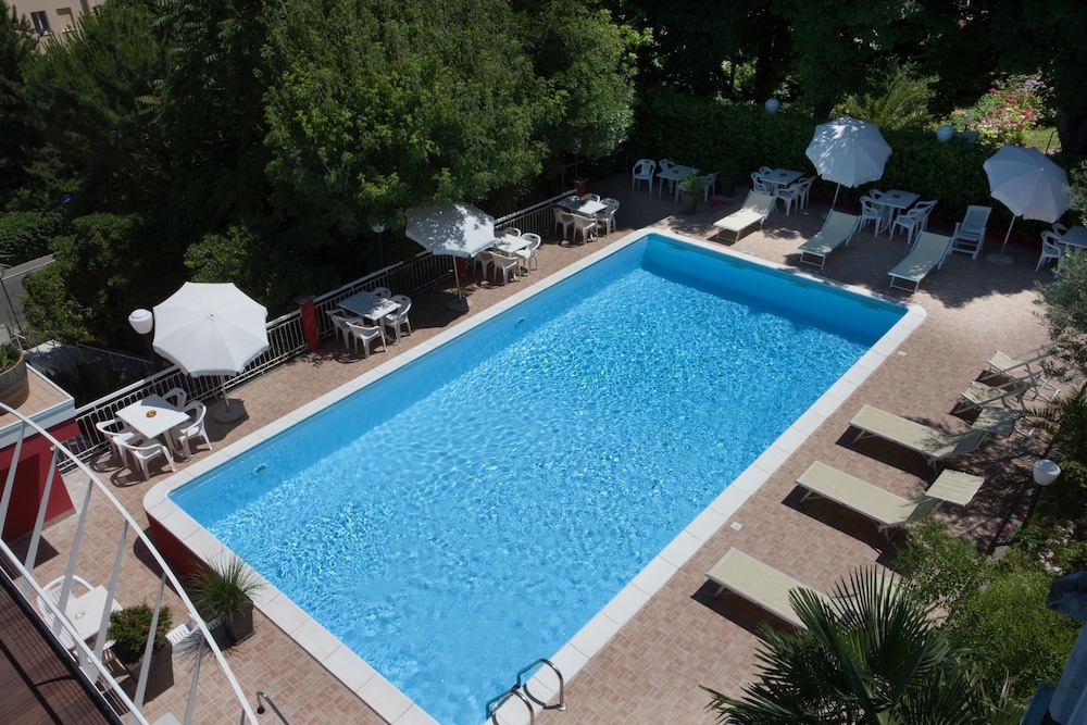 du parc hotel
